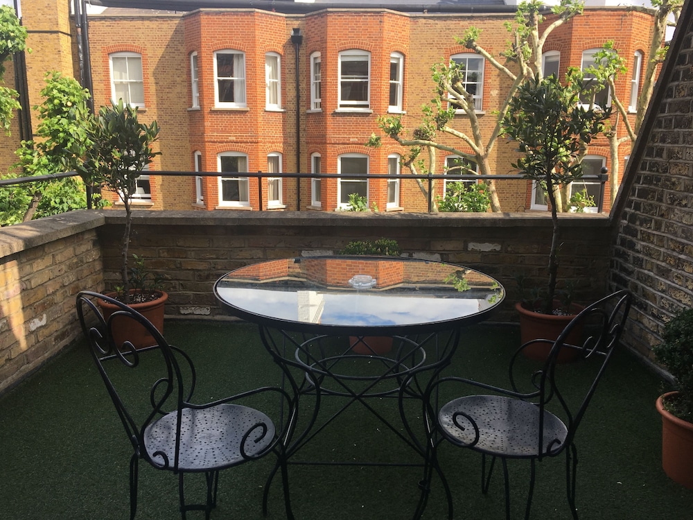 Twenty Nevern Square Hotel 42/49