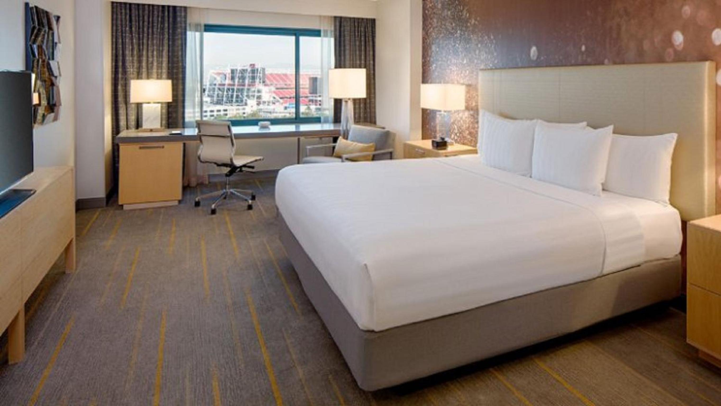 Room, King Bed, with View