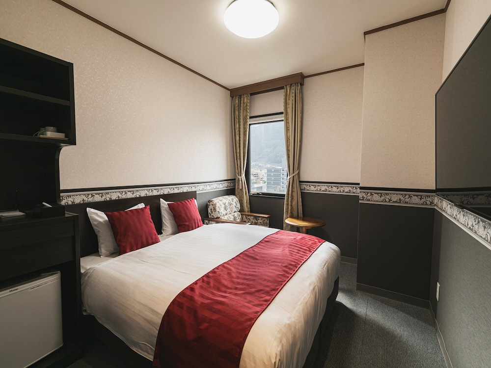 DELUXE, QUEEN BED