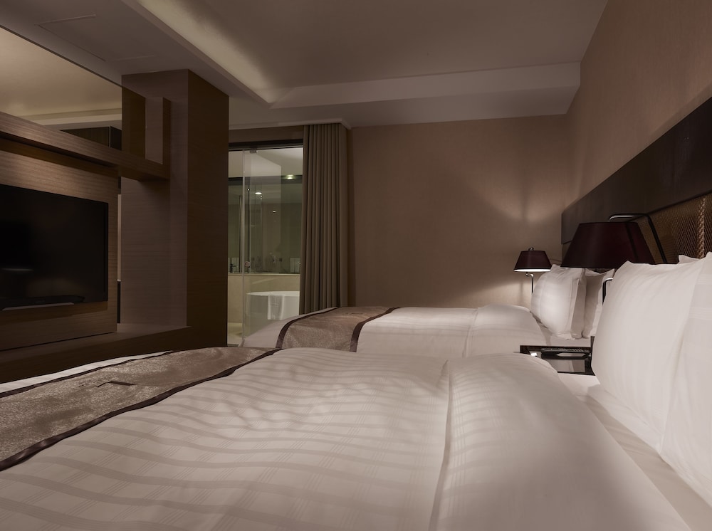 The Loft Hotel 17/75