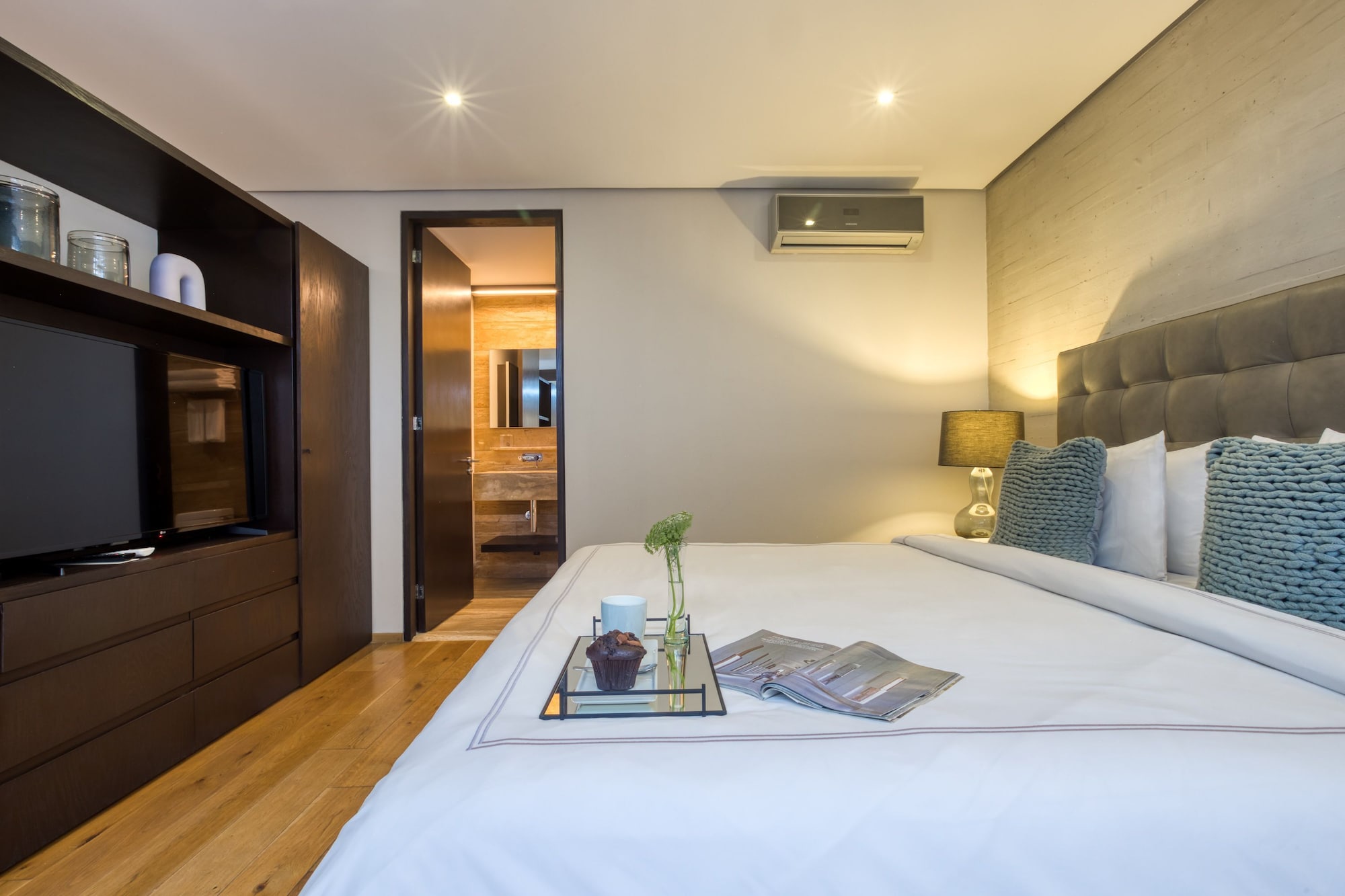 MASTER, SUITE, TERRACE