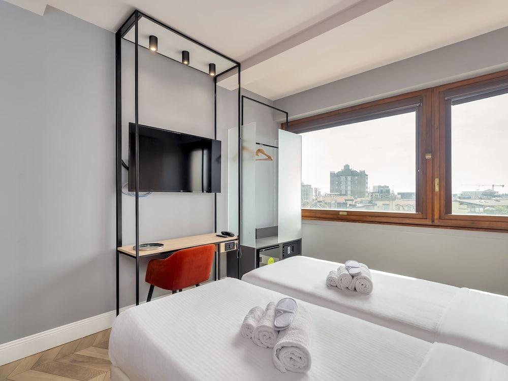 SUPERIOR, TWIN BEDS