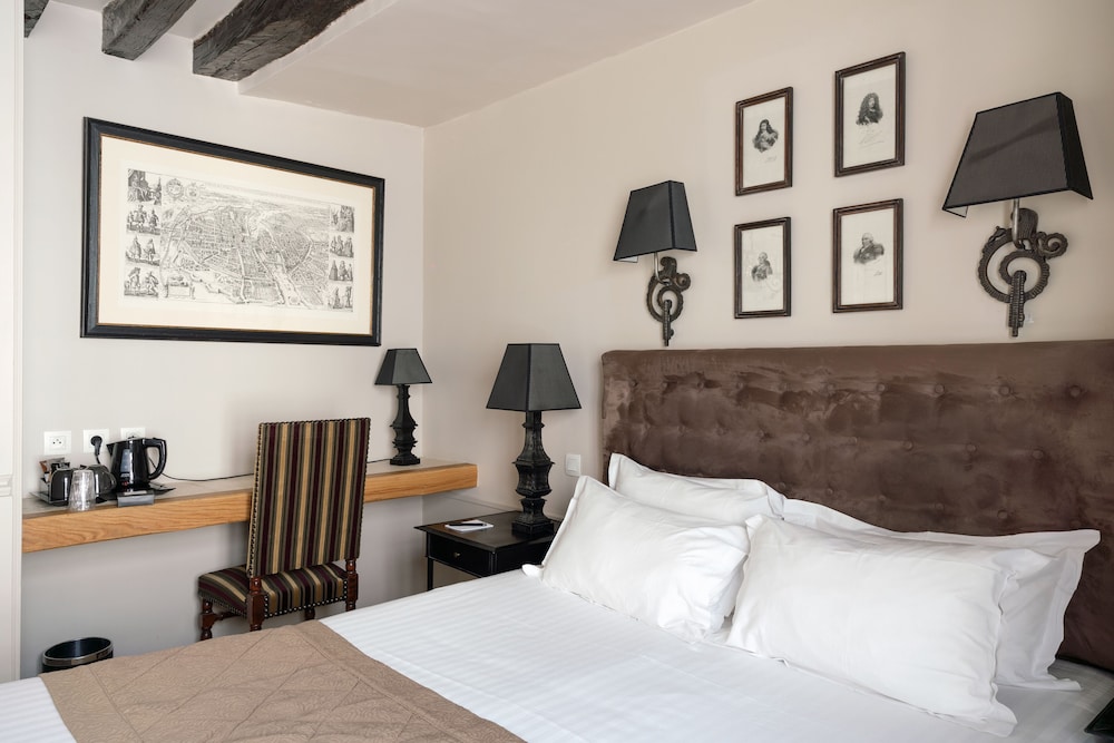 HOTEL SAINT-LOUIS MARAIS 26/68