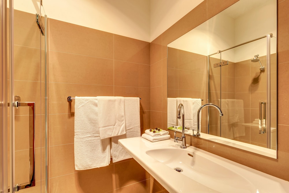 The Kermandie Hotel 52/54
