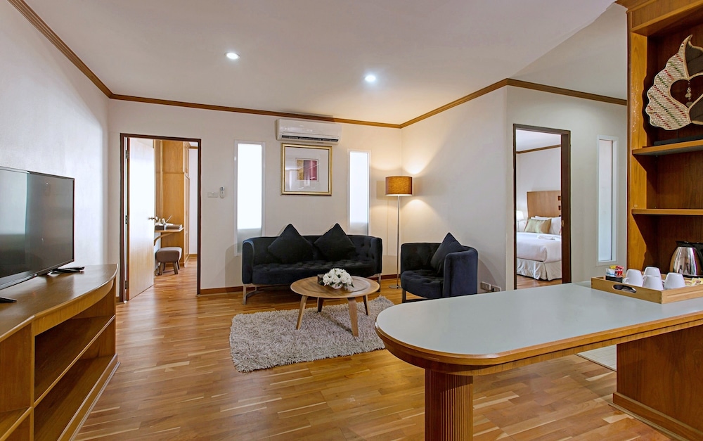 Khum Phucome Hotel 176/198