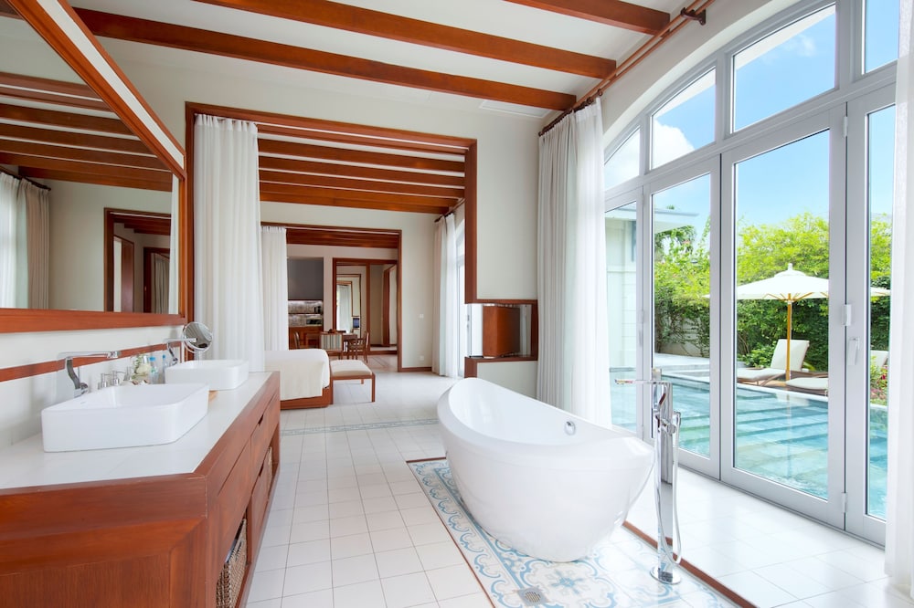Pool, Villa, King Bed، Flc Luxury Resort Samson 4/6