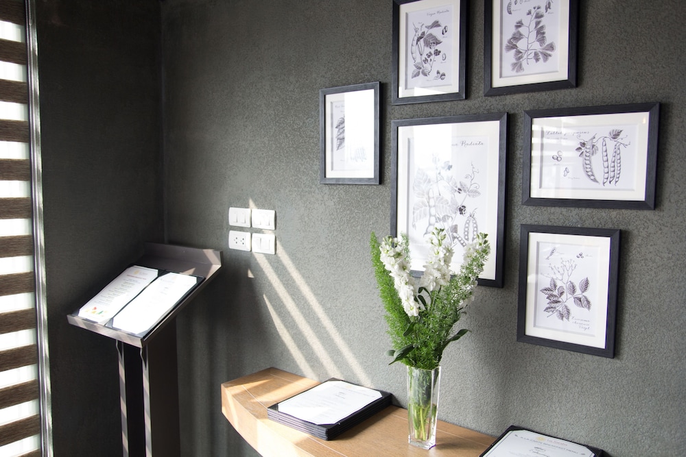 Bespoke Trendy Hotel Hanoi 5/50