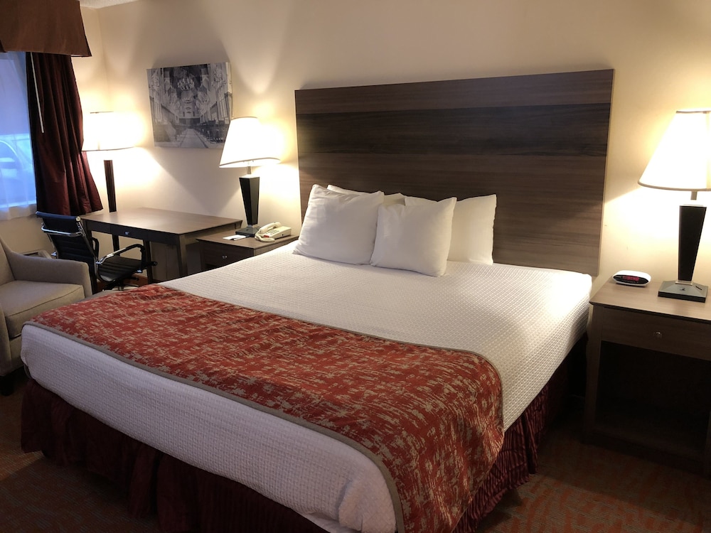 MHO INN and SUITES 18/48
