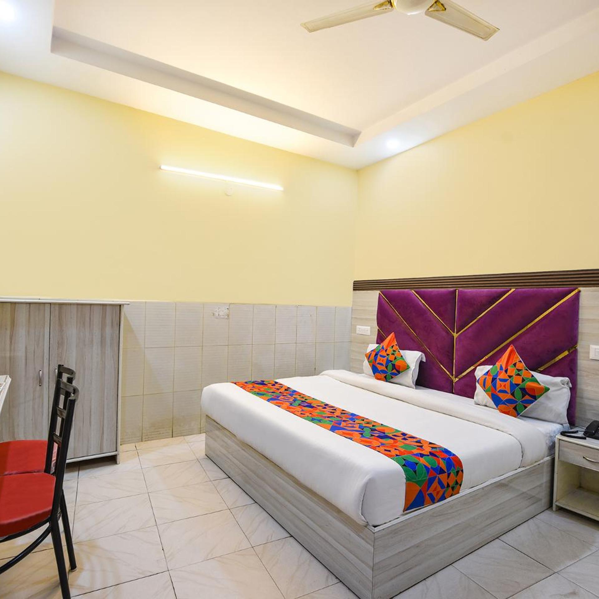 Hotel Surya Palace 7/25