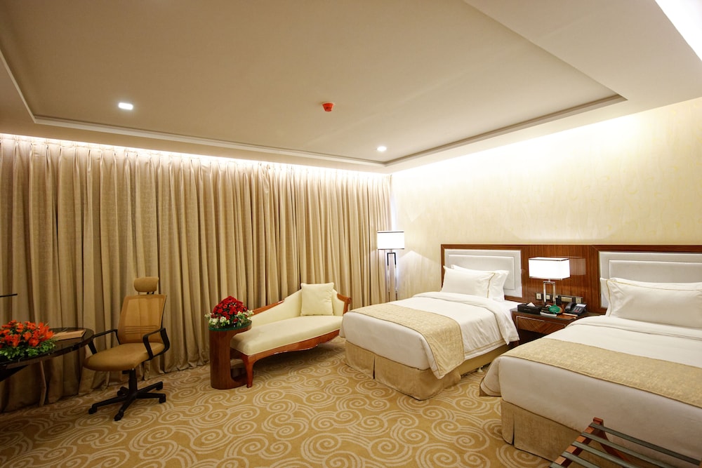 DELUXE, TWIN BEDS