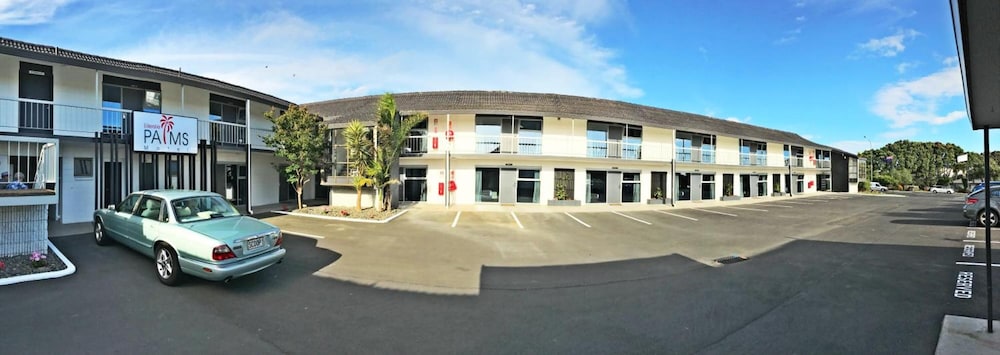 Ellerslie Palms Motel 58/68