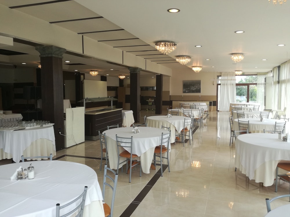 Four Seasons Skg Thessaloniki 61/80
