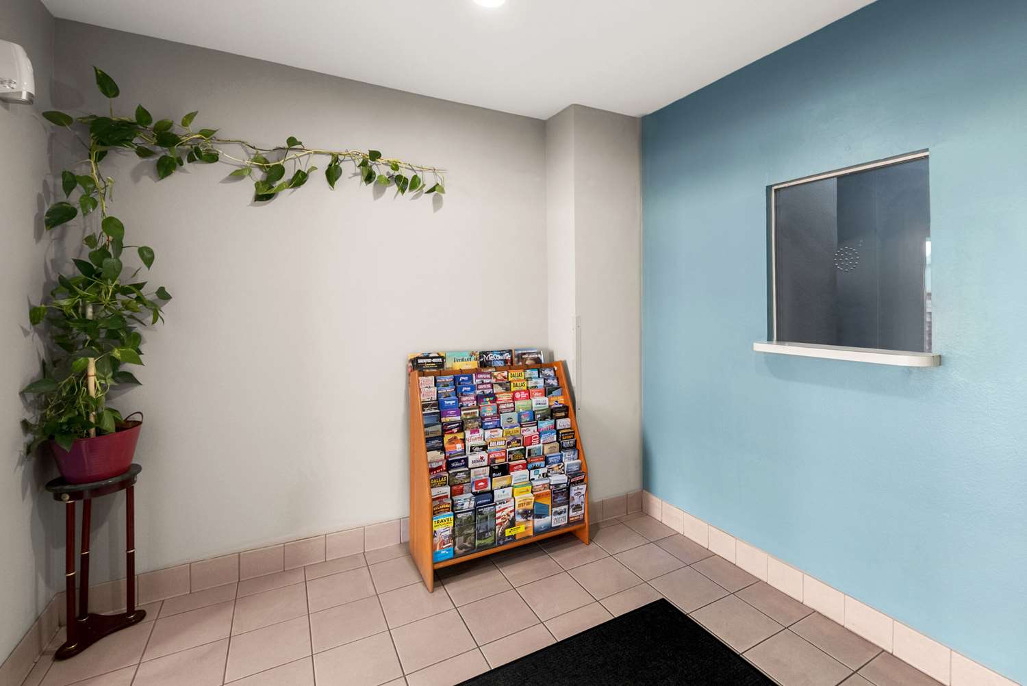 Econo Lodge Inn & Suites Mesquite - Dallas East 4/13