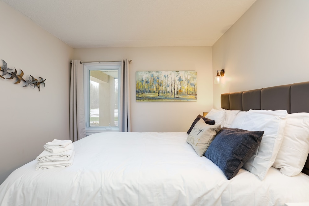 Green, 3 Queen Beds, Sofa، The Lodges At Blue Mountain Wintergreen Condos 9/10