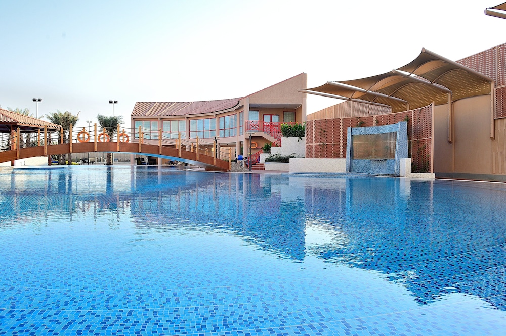 فندق قرية الريم(Al Reem Village Hotel) 4/51