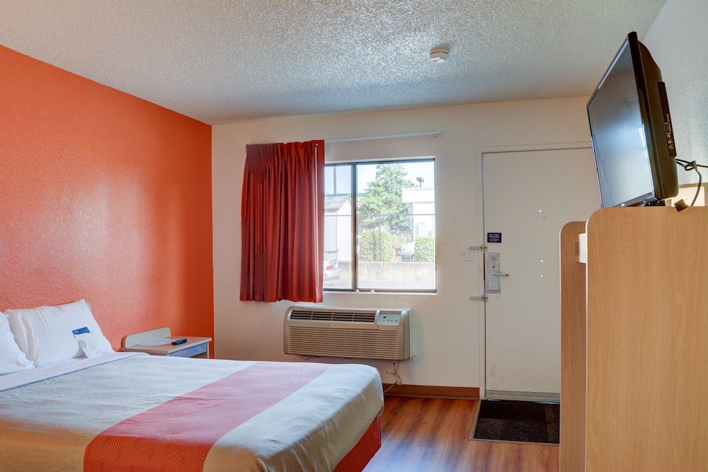 Motel6 Salem, OR 29/62