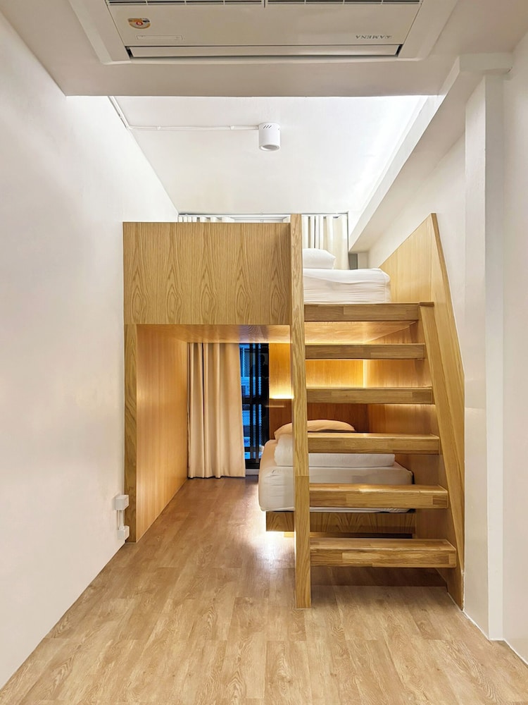 MONOMER HOSTEL BANGKOK 12/50