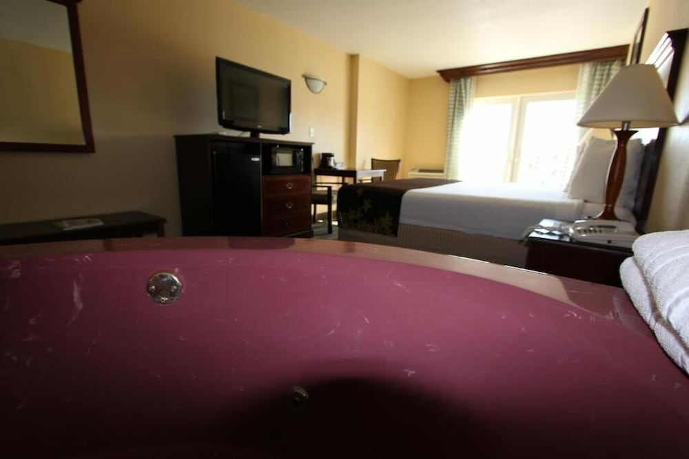 Gold Leaf Hotel of Dewey-Rehoboth Beach 6/47