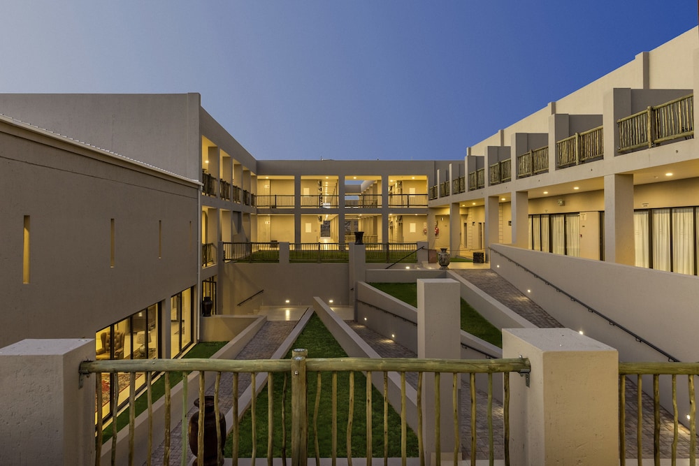 Springbok Inn By Country Hotels 7/32