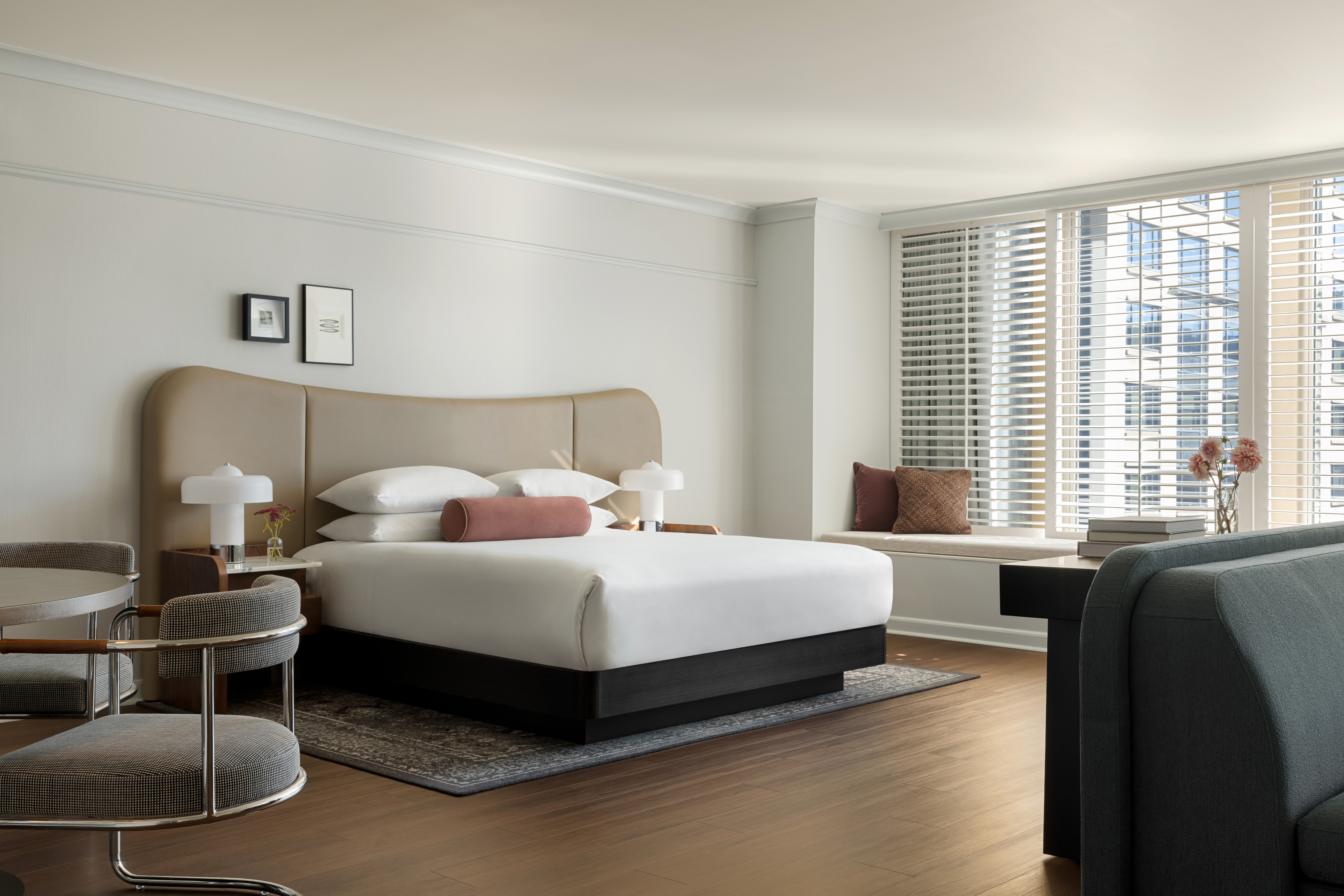 Ambassador, Suite, King Bed