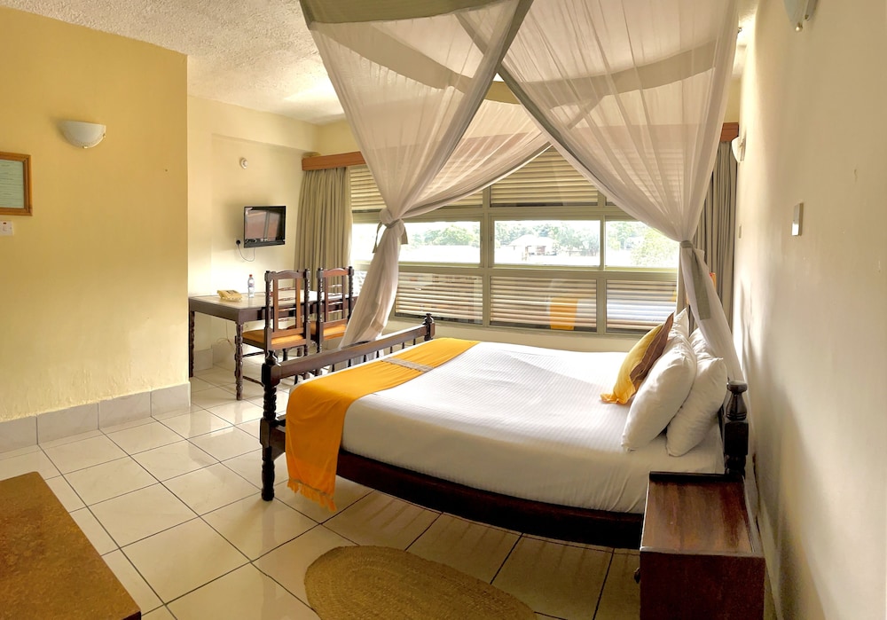 The Kenya Comfort Hotel Suites 23/78