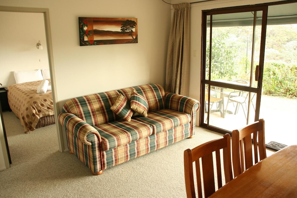 Falls Motel & Waterfront Campground 41/66