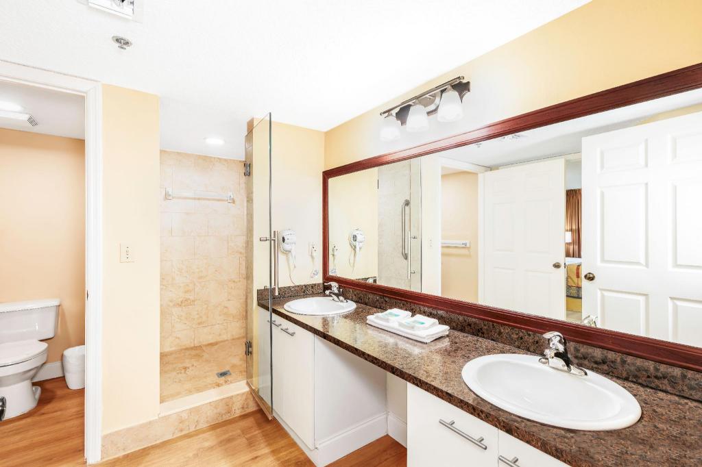 جناح بسرير كينج مع أريكة، Vacation Village At Bonaventure 5/5