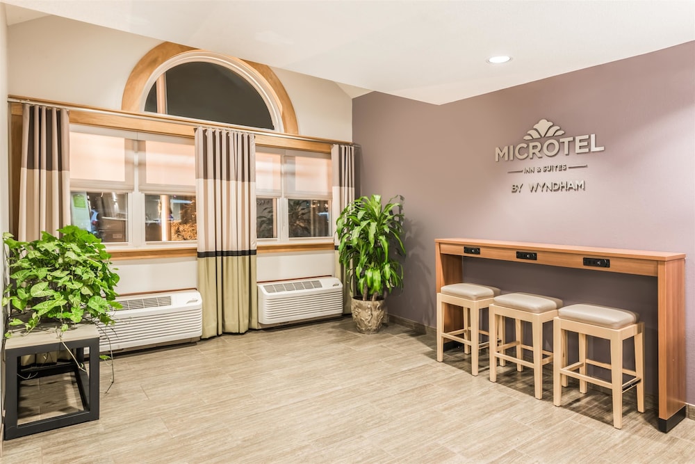 Microtel Inn Rochester Victor 6/27