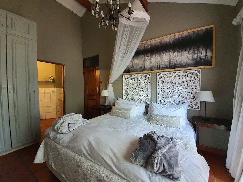 Waterhouse Guest Lodges 295 Indus Street 22/50