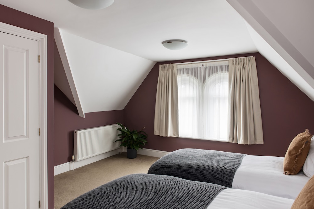 SACO Reading - Castle Crescent 25/64