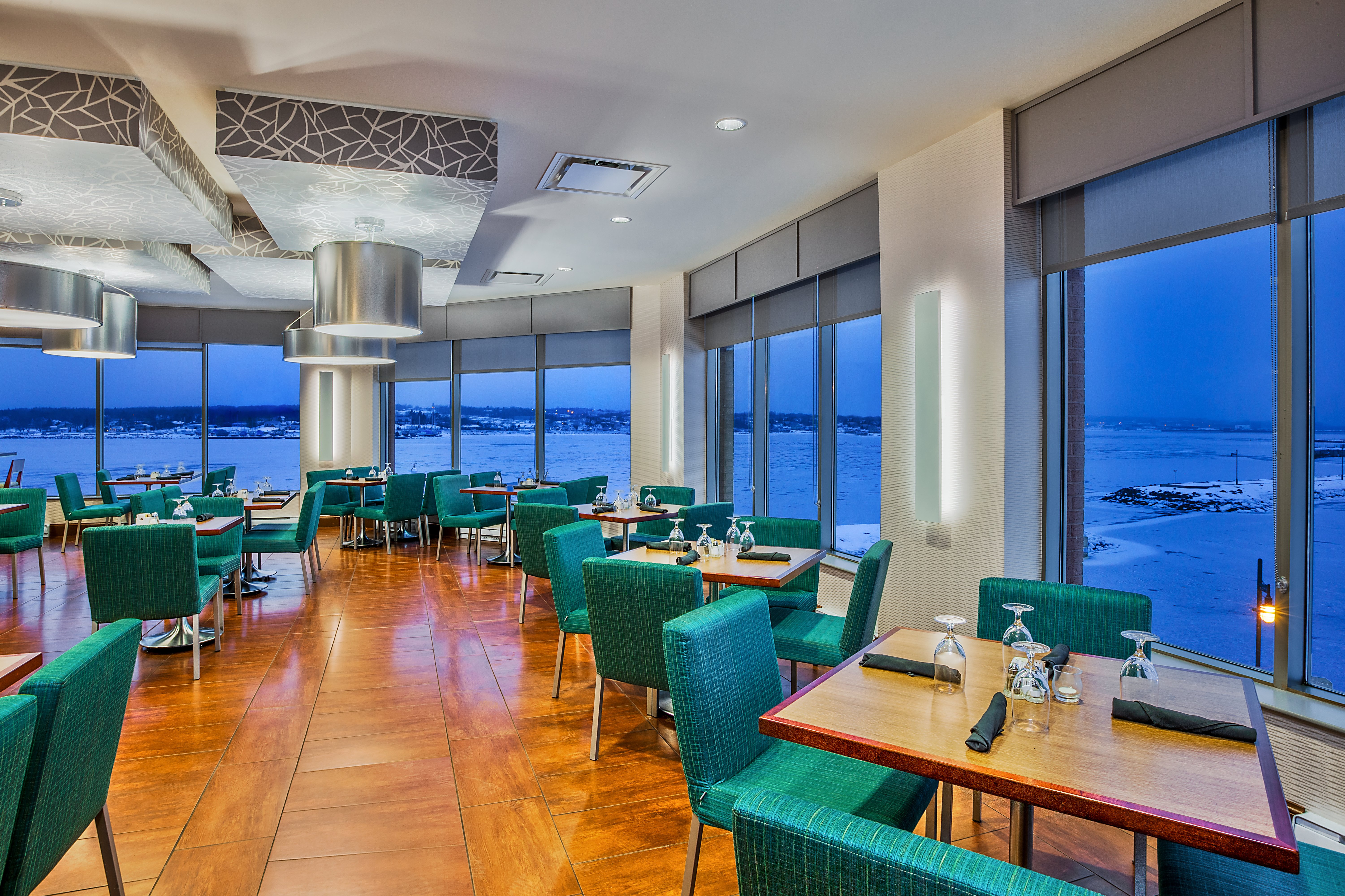 HOLIDAY INN SYDNEY - WATERFRONT 24/36