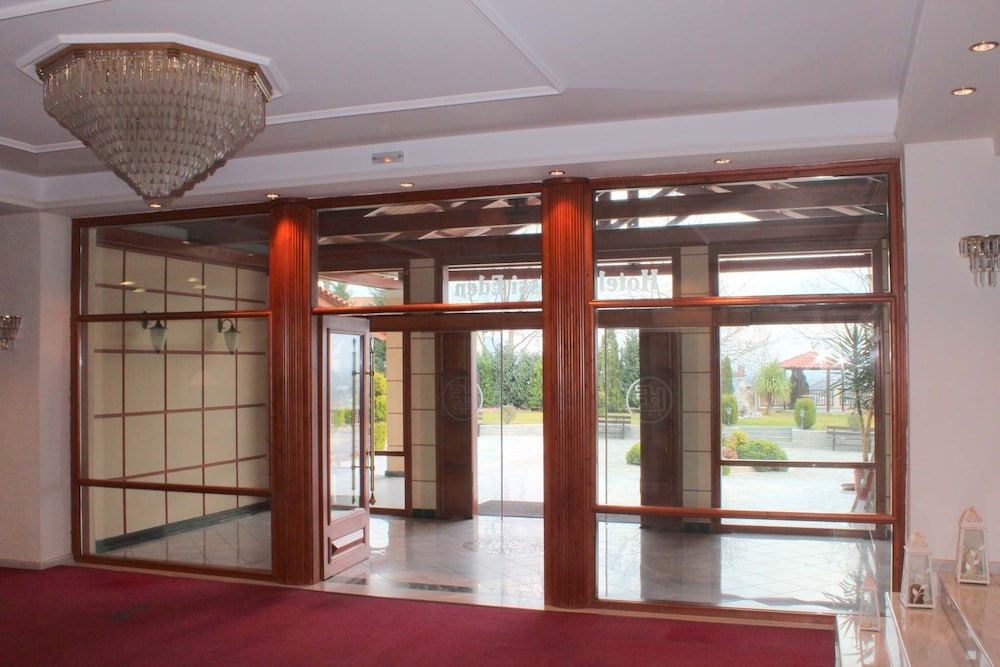 Famissi Eden Hotel 28/47