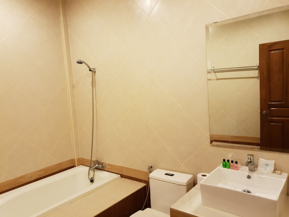 S48 Hotel 74/75