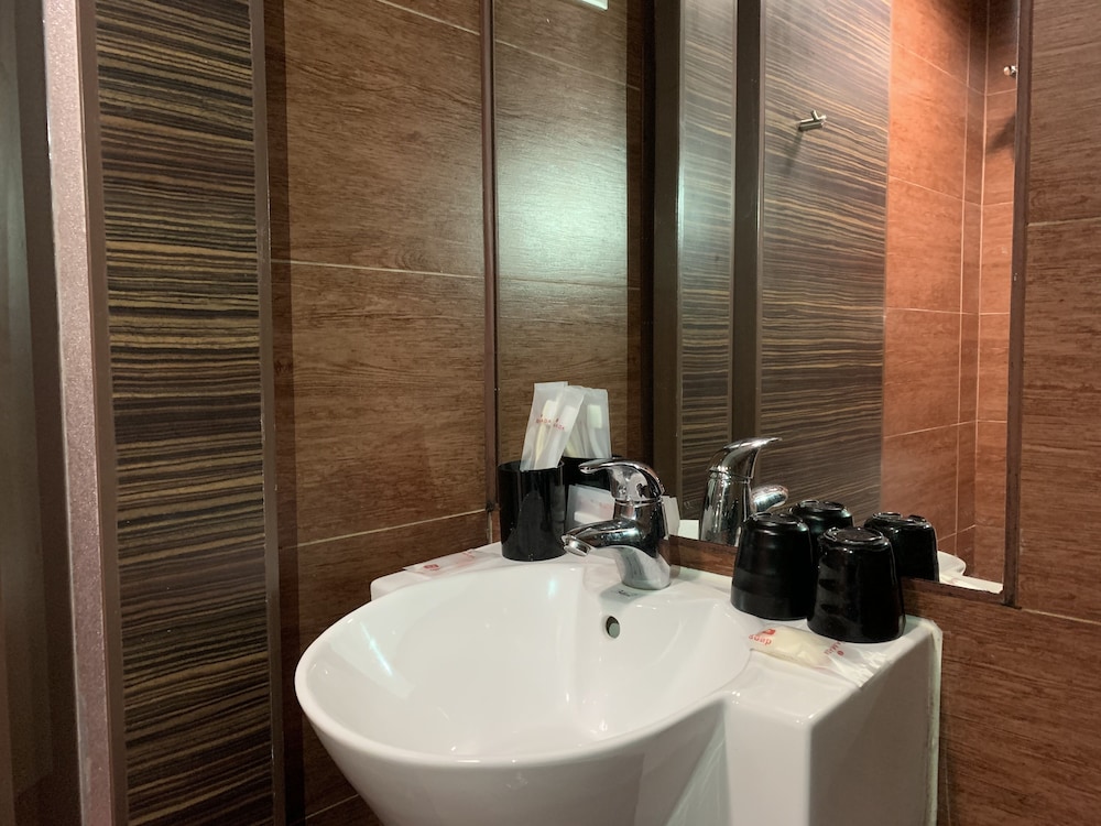 Ramada by Wyndham Hong Kong Grand 35/61
