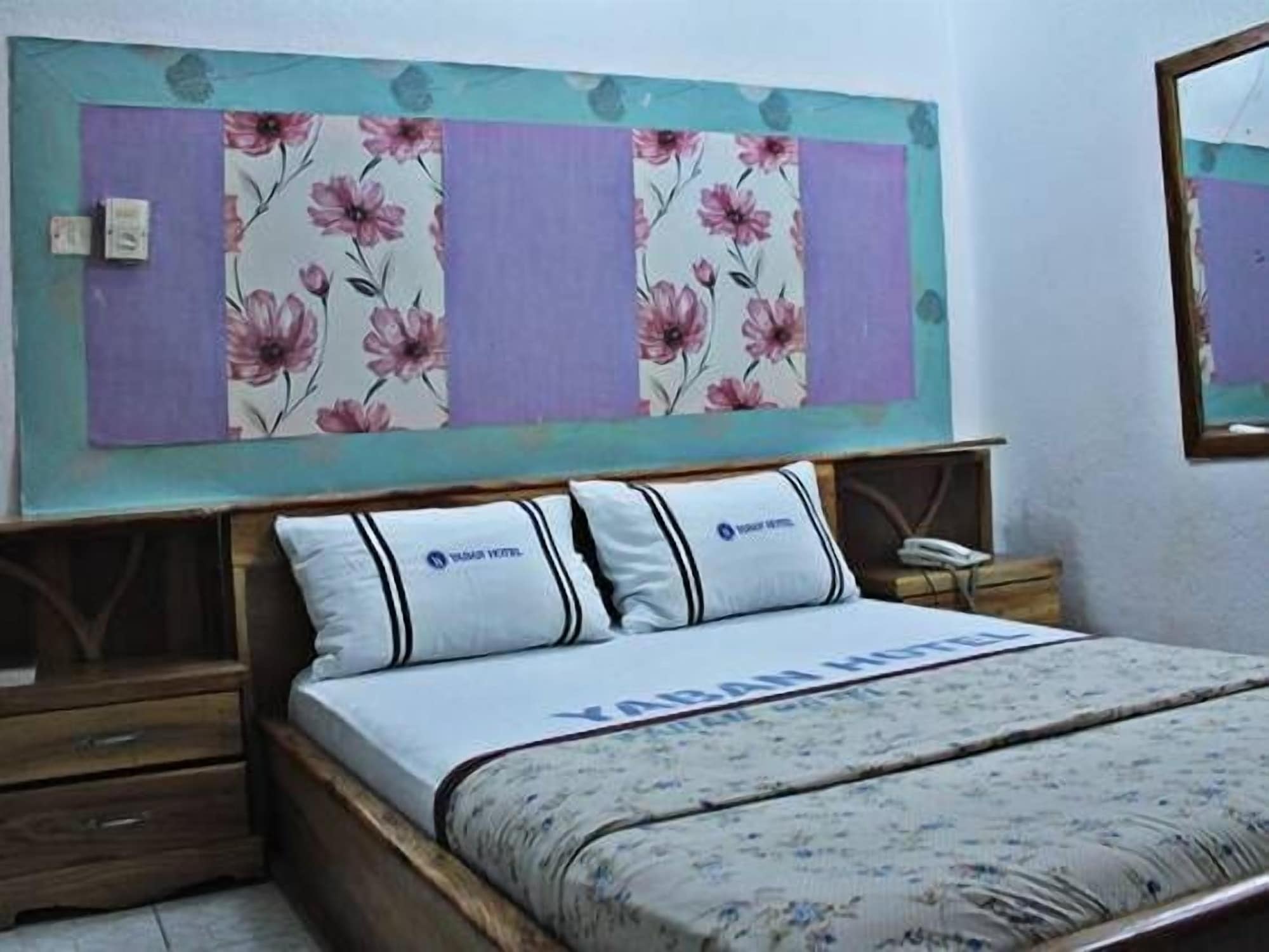 DELUXE, DOUBLE BED