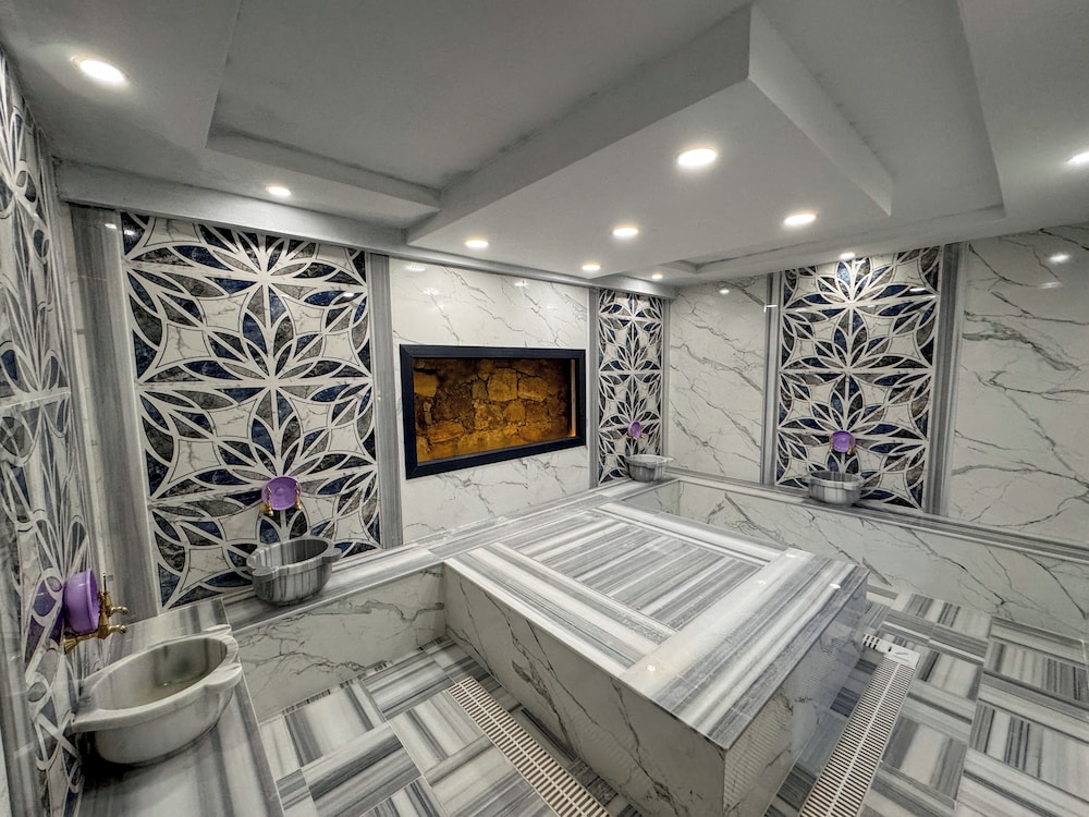 Çelik Thermal & Spa 32/48