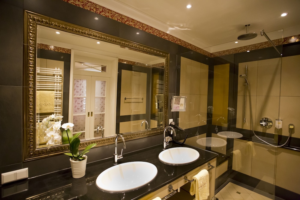 جناح استوديو بسرير كينج، Moknis Palais Hotel and Spa 8/10
