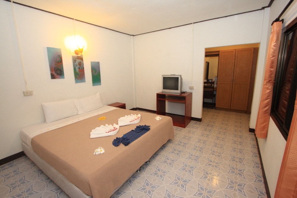BASIC, DOUBLE BED, GARDEN VIEW