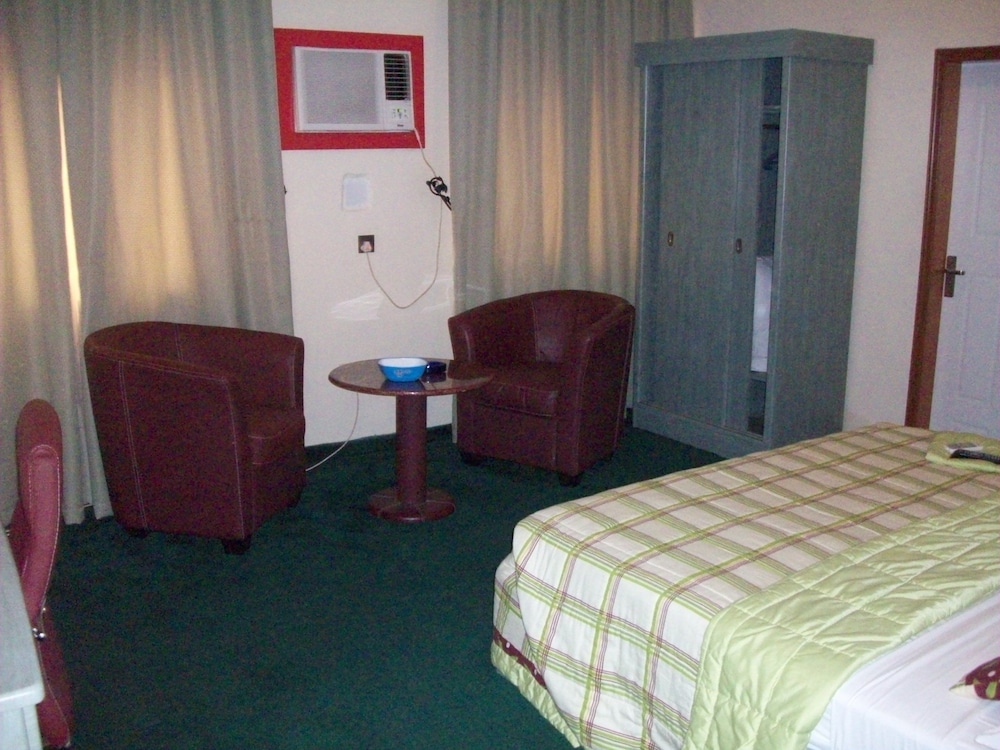 Hotel de Bently 19/50