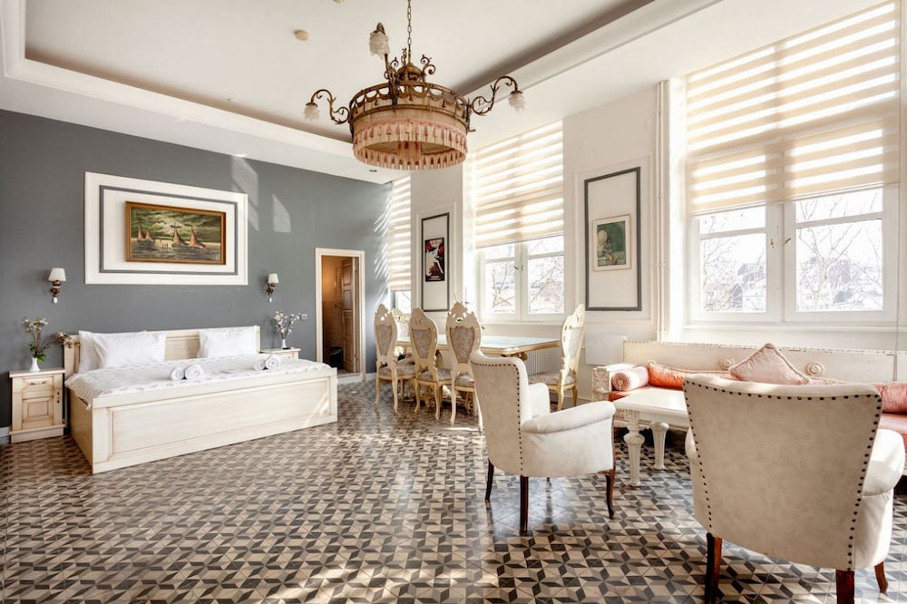 Cezayir Rooms 39/60
