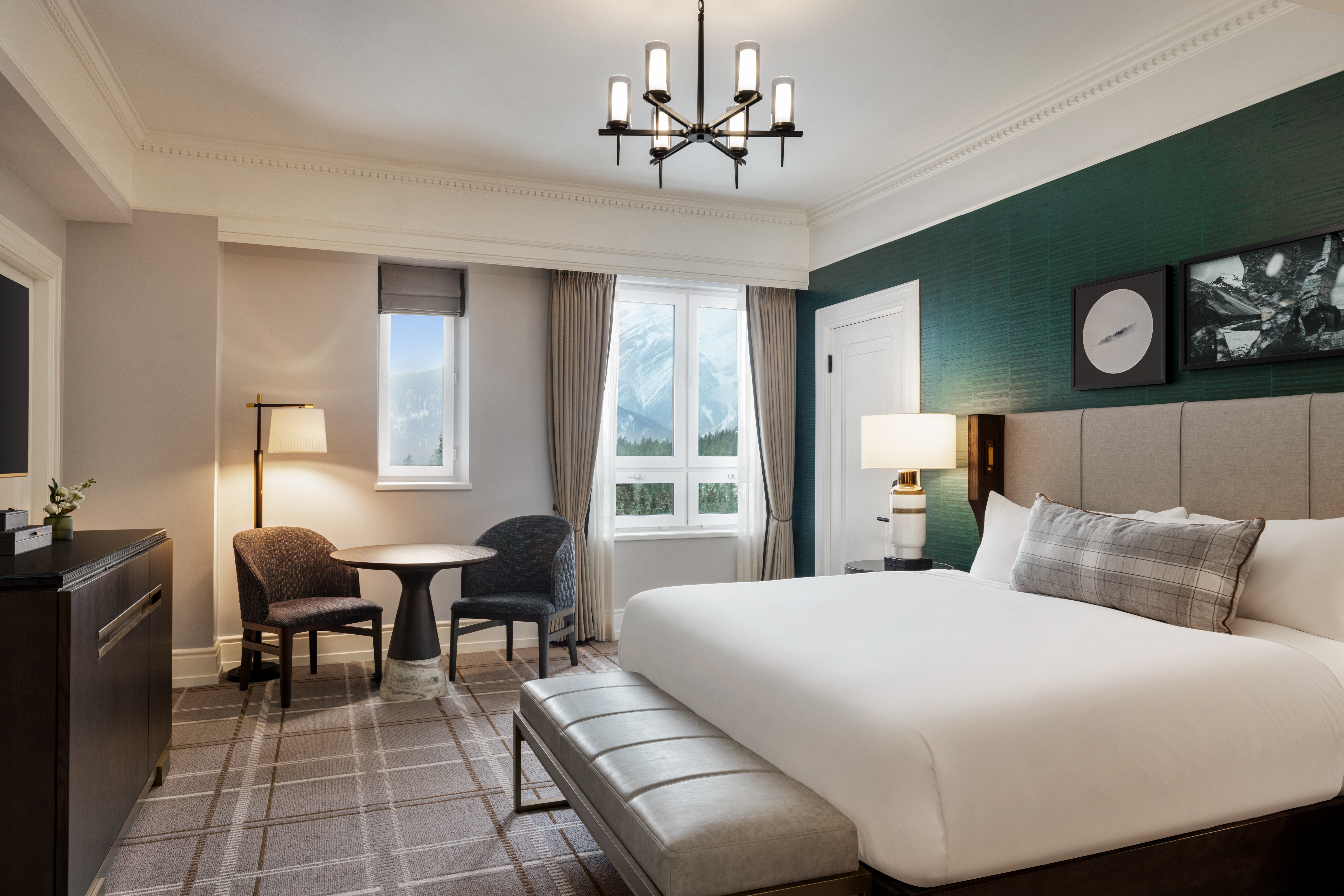 Preferred, Guest Room, Deluxe, King Bed, Mountain View