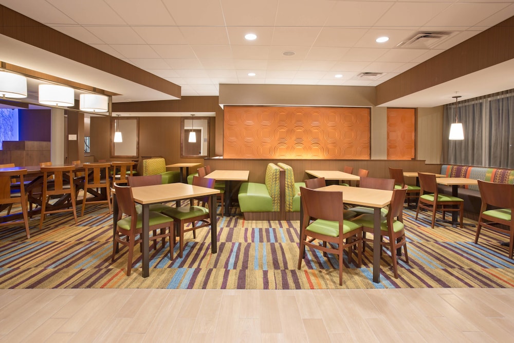 Fairfield Inn Suites Burlington 35/44
