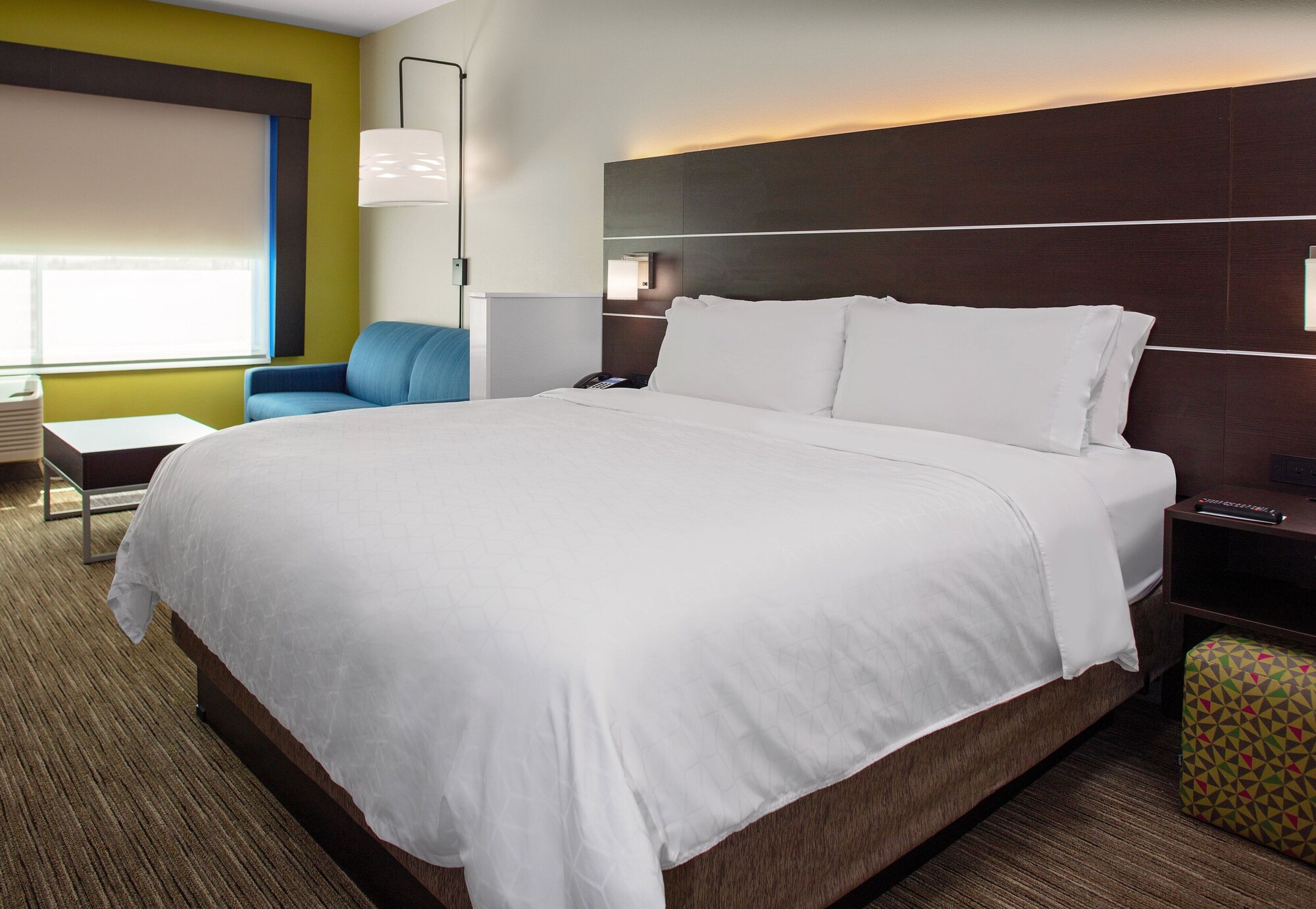 SUITE, KING BED, SOFA