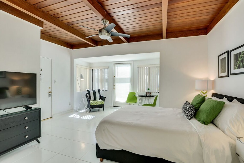 The Three Fifty Hotel - Adults Only 20/63