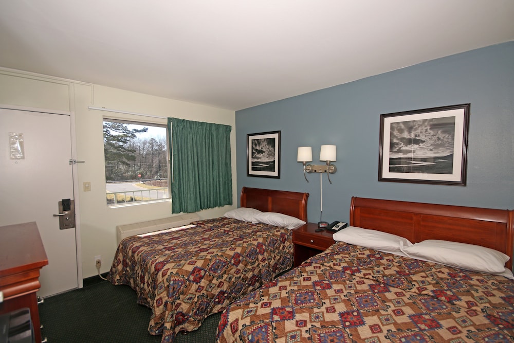 Royal Inn Charlotte Airport Hotel 13/31