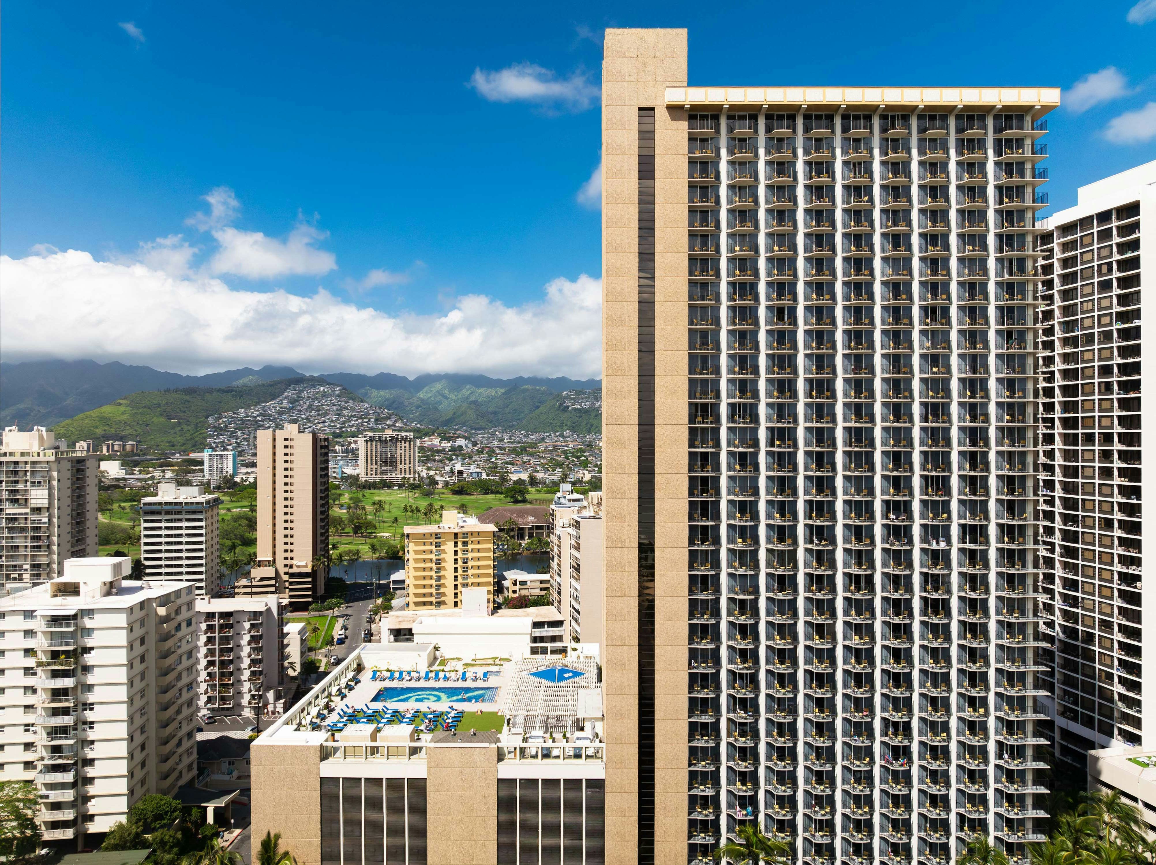 Hilton Waikiki Beach Resort & Spa 7/50