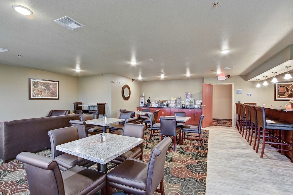 Cobblestone Hotel & Suites - Pulaski 52/62