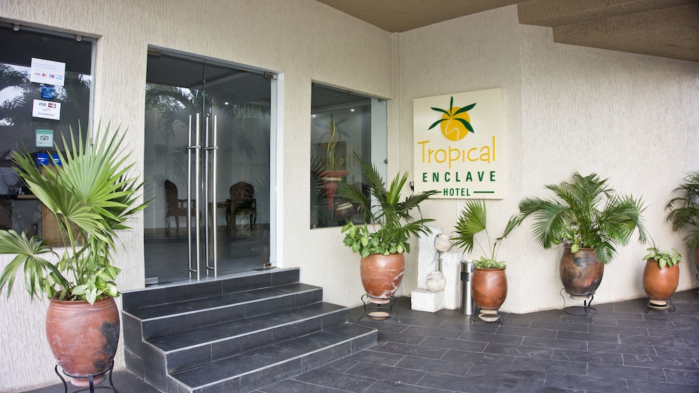 Tropical Enclave Hotel 3/60