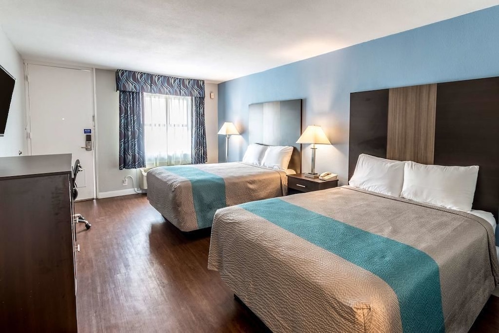 Econo Lodge Mineral Wells, TX 12/23
