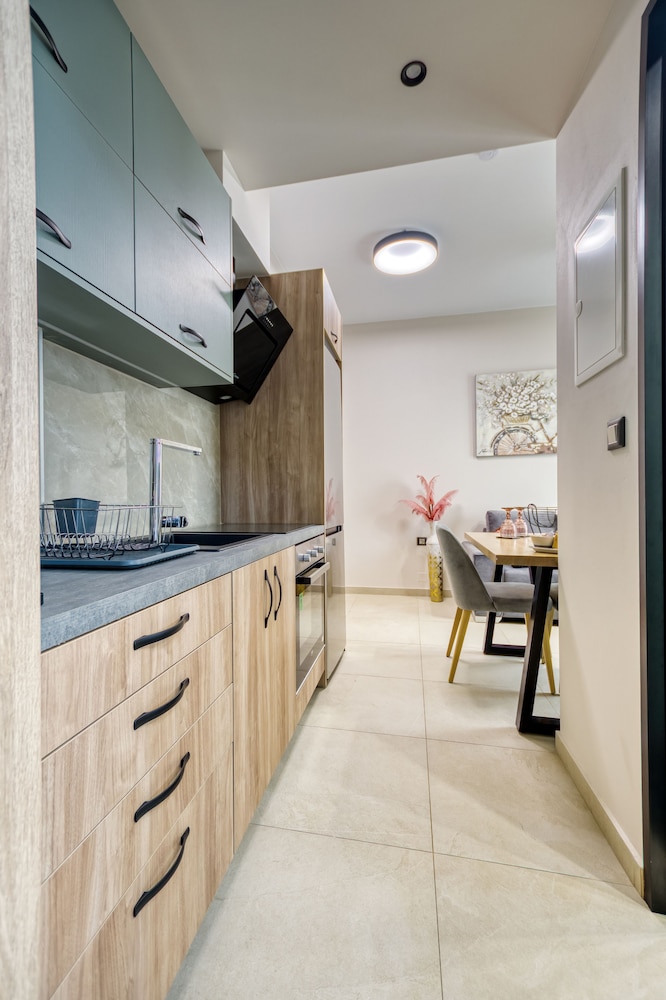 Sapphire Horizon Suites 23/94